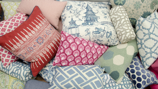 How to Nail Decorating With Throw Pillows