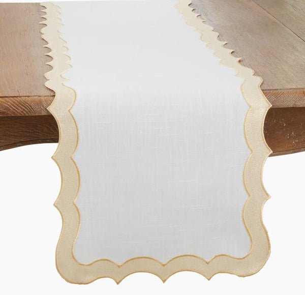 Scallop Border Table Runner